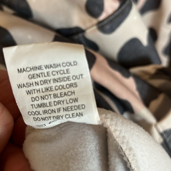 NWOT ladies hoodie. XL. - Picture 6 of 6